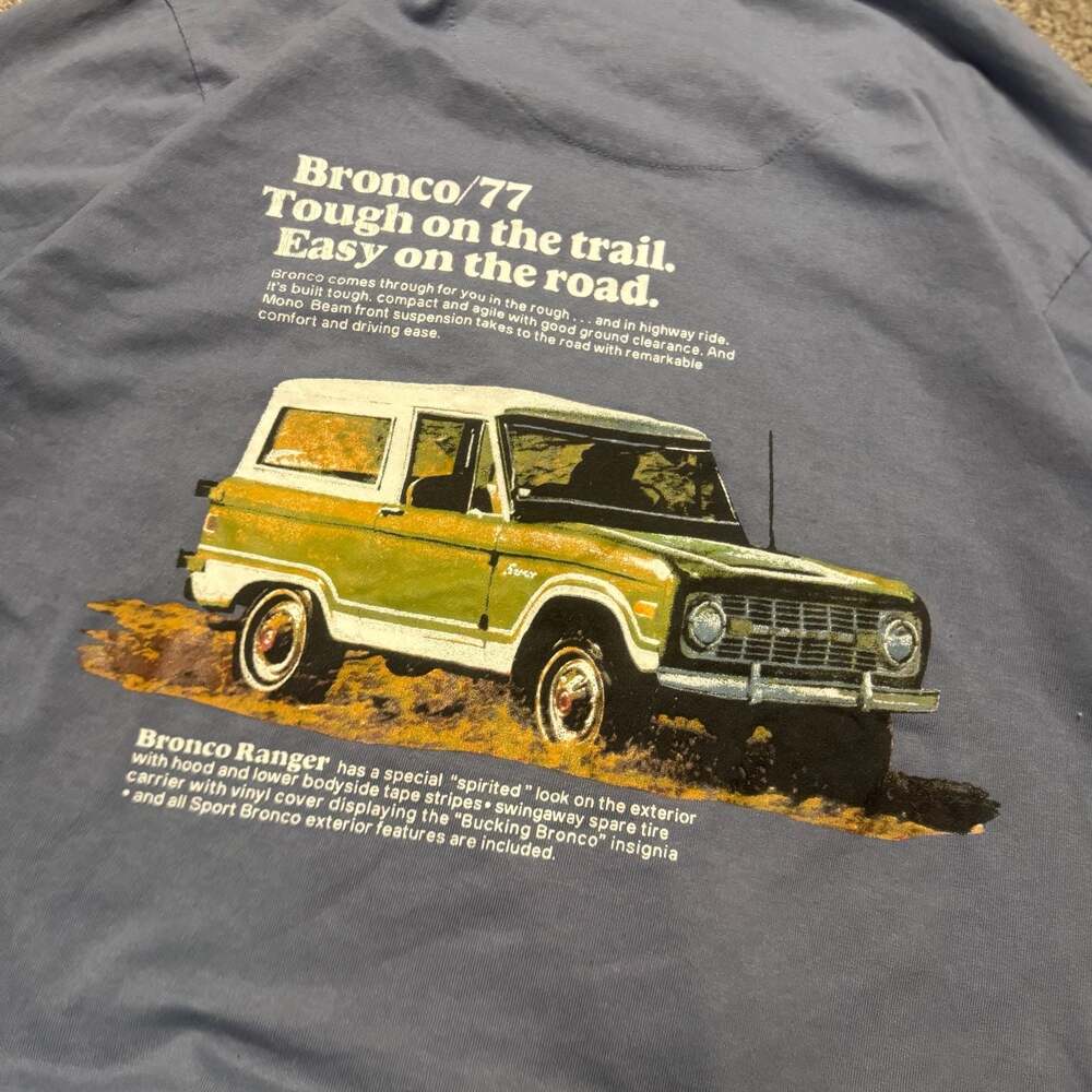 Ford Bronco 1977 Graphic T-Shirt Blue Size M